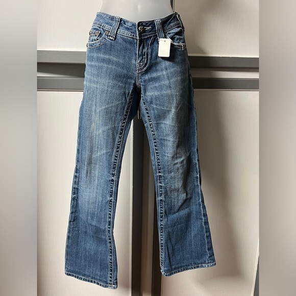 Like New, Miss Me Jeans! Size 26/31 per tag. - Picture 2 of 13